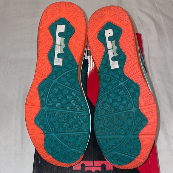 Men’s Nike Air Max Lebron XI Low sneakers mystic green - Picture 3 of 6